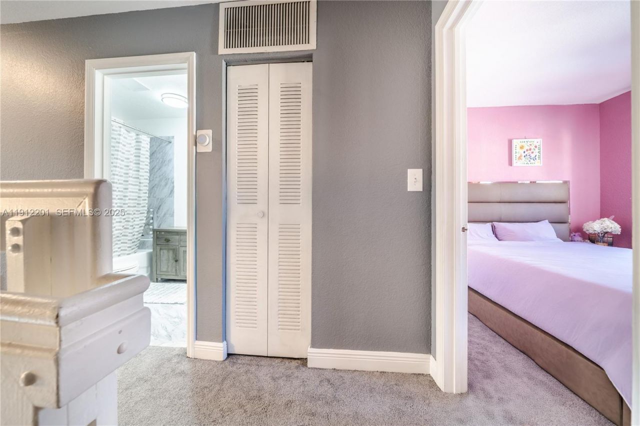 2040 NE 167th St, Unit 3-128, North Miami Beach, FL 33162 Photo