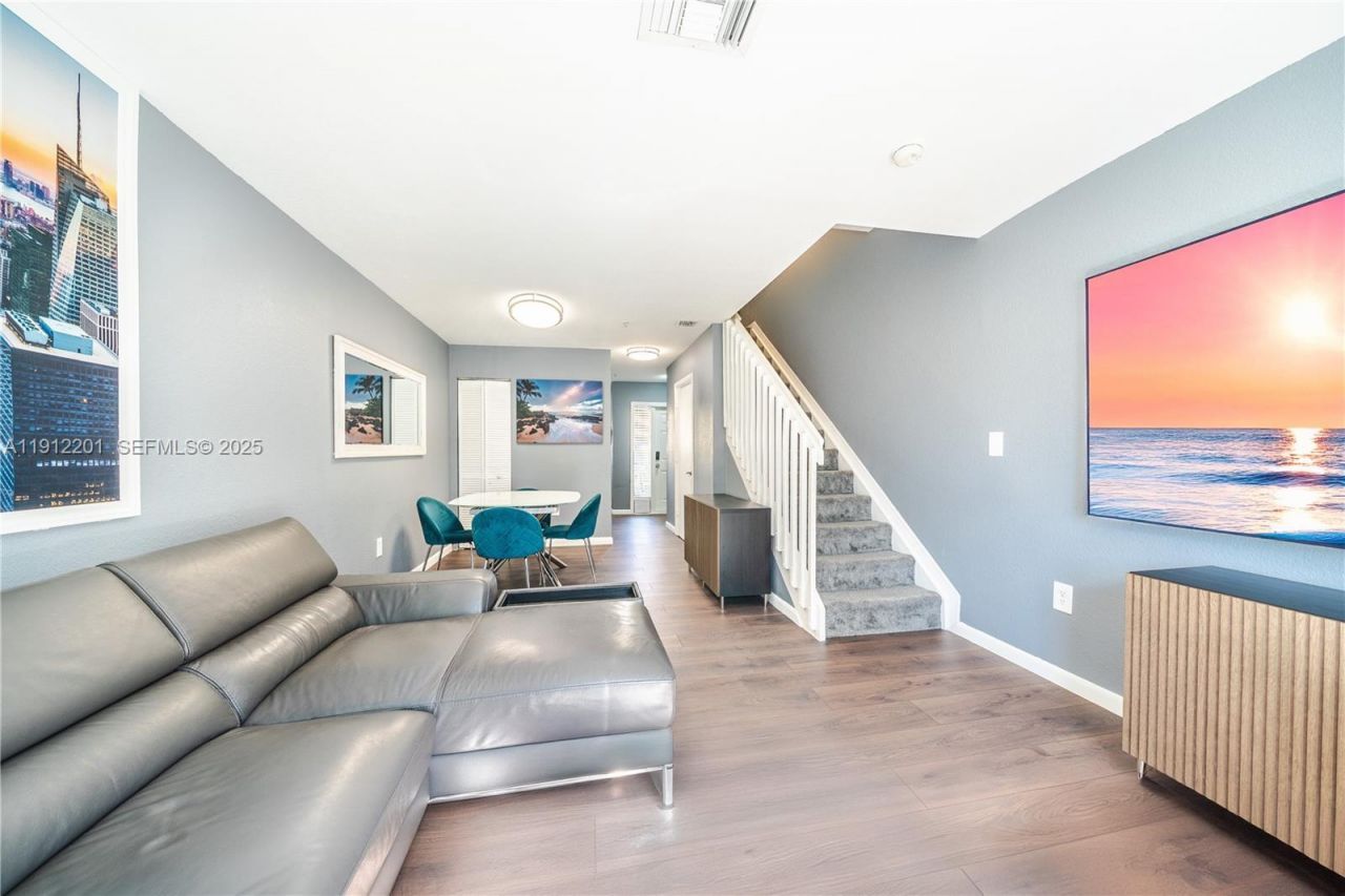 2040 NE 167th St, Unit 3-128, North Miami Beach, FL 33162 Photo