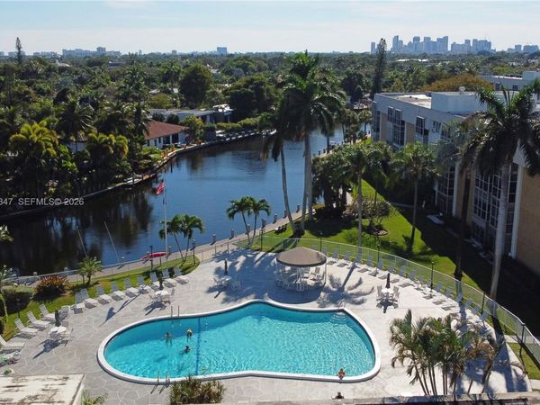 3040 NE 16th Ave, Unit 216, Oakland Park, FL 33334