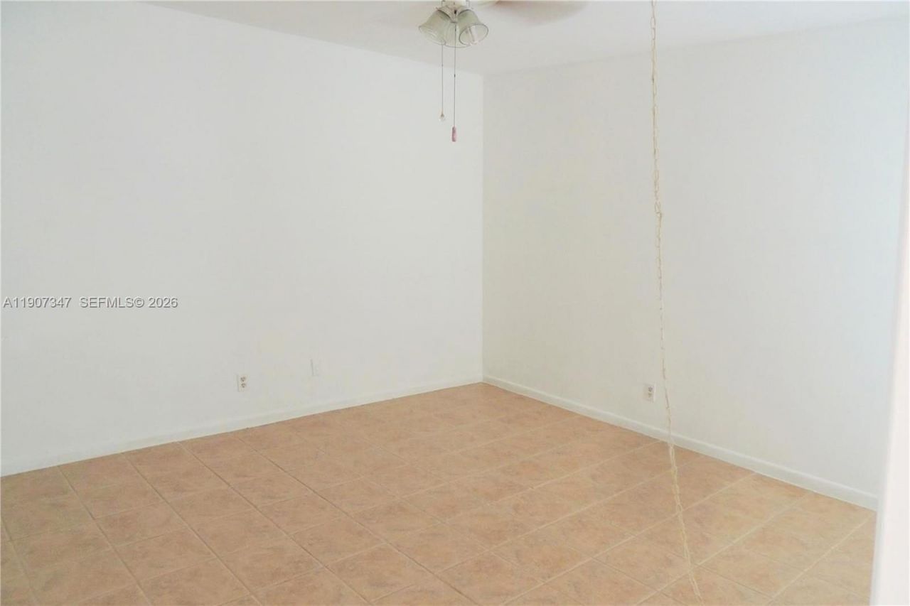 3040 NE 16th Ave, Unit 216, Oakland Park, FL 33334 Photo