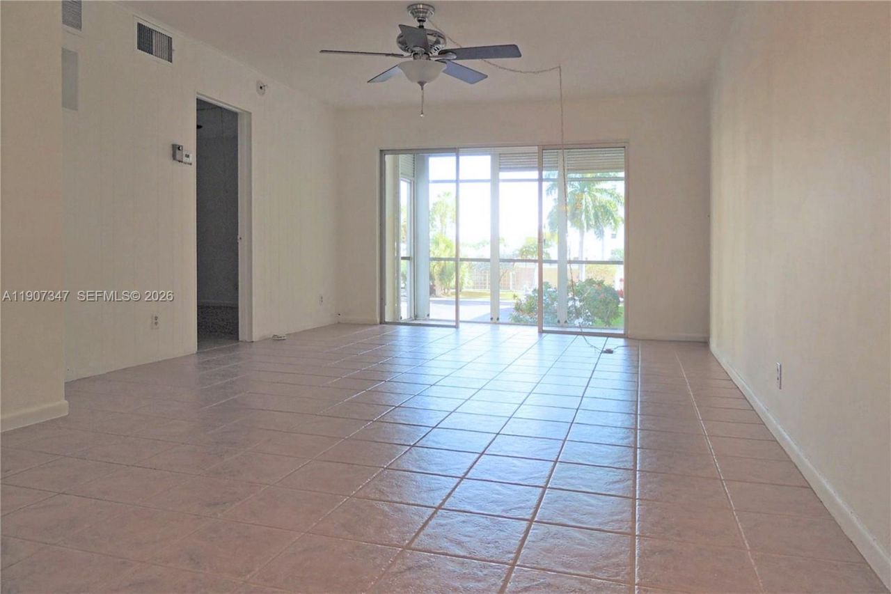 3040 NE 16th Ave, Unit 216, Oakland Park, FL 33334 Photo