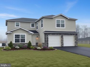 305 JASMINE DRIVE, LEBANON, PA 17042