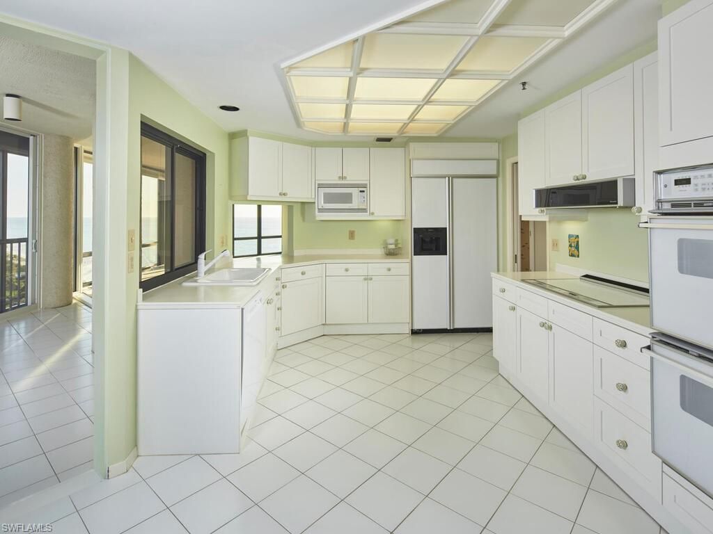 4951 Gulf Shore Blvd N, Unit 901, Naples, FL 34103 Photo