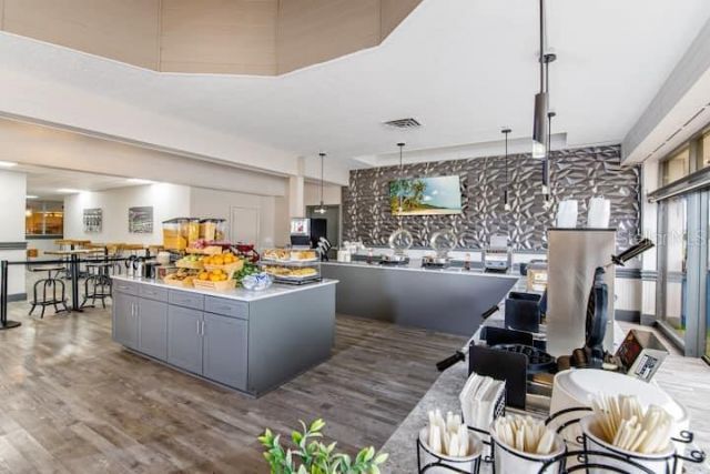 7150 N Tamiami Trail, Unit S-613, Sarasota, FL 34243 Photo