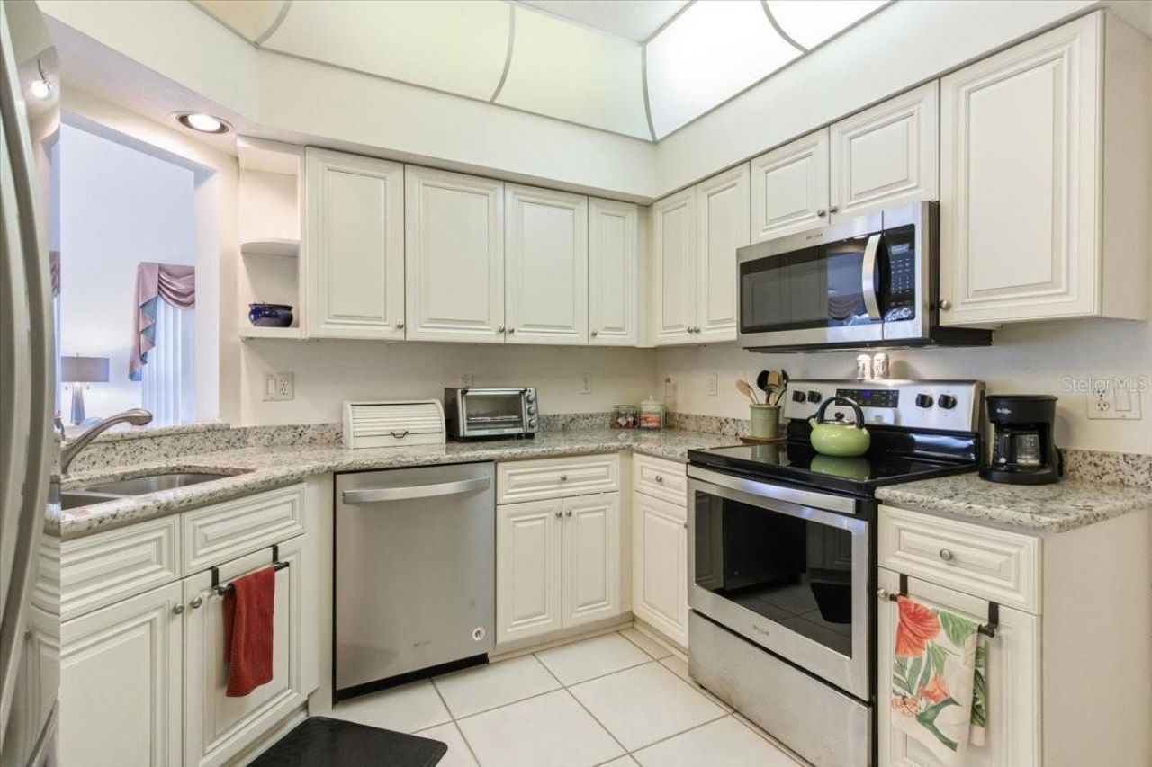 6640 Pineview Terrace, Unit 6640, Bradenton, FL 34203 Photo