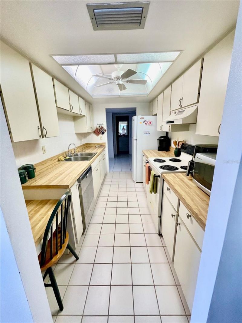 3097 Willow Green, Unit 32, Sarasota, FL 34235 Photo