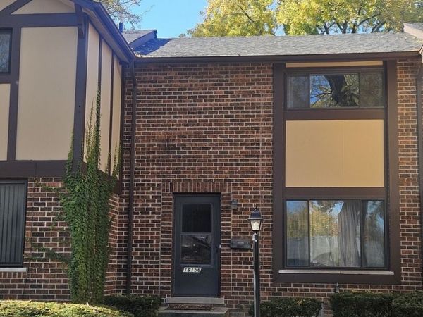 1S156 Radford Lane, Villa Park, IL 60181