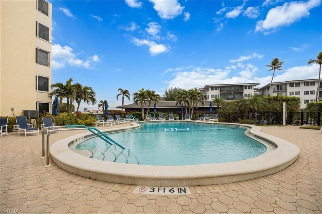 3410 Gulf Shore Blvd N, Unit 302, Naples, FL 34103 Photo