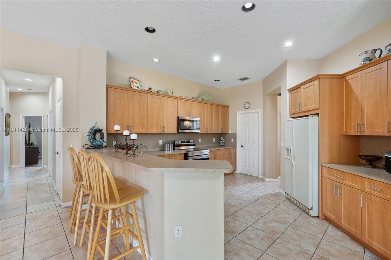 13875 SW 41st St, Davie, FL 33330 Photo