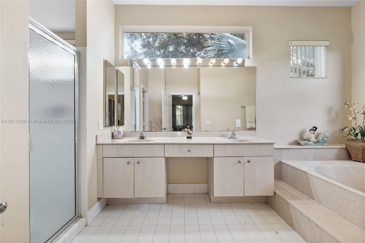 13875 SW 41st St, Davie, FL 33330 Photo