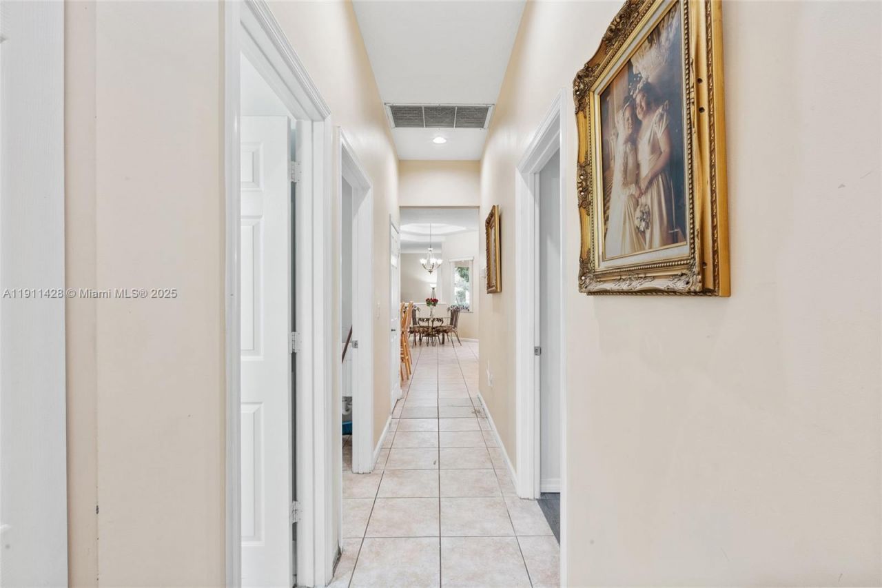 13875 SW 41st St, Davie, FL 33330 Photo