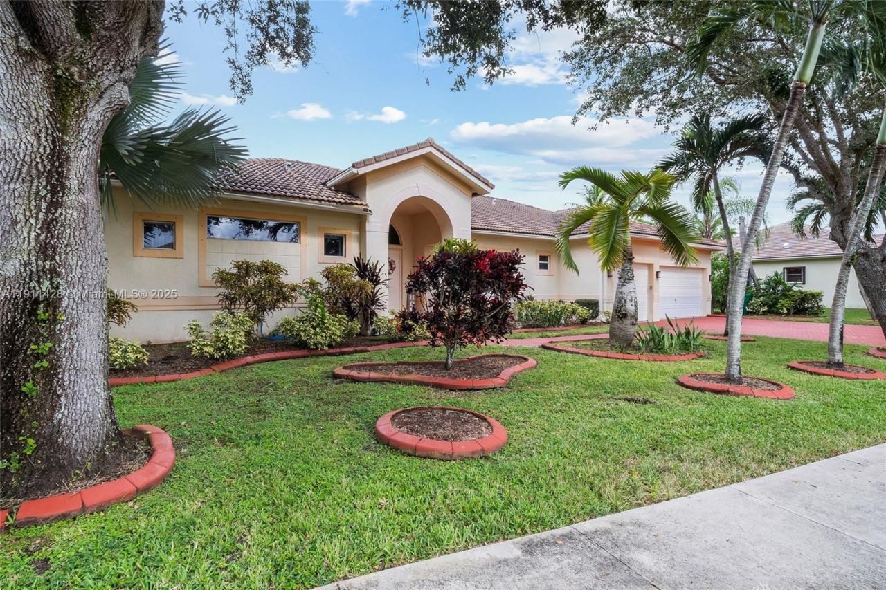 13875 SW 41st St, Davie, FL 33330 Photo