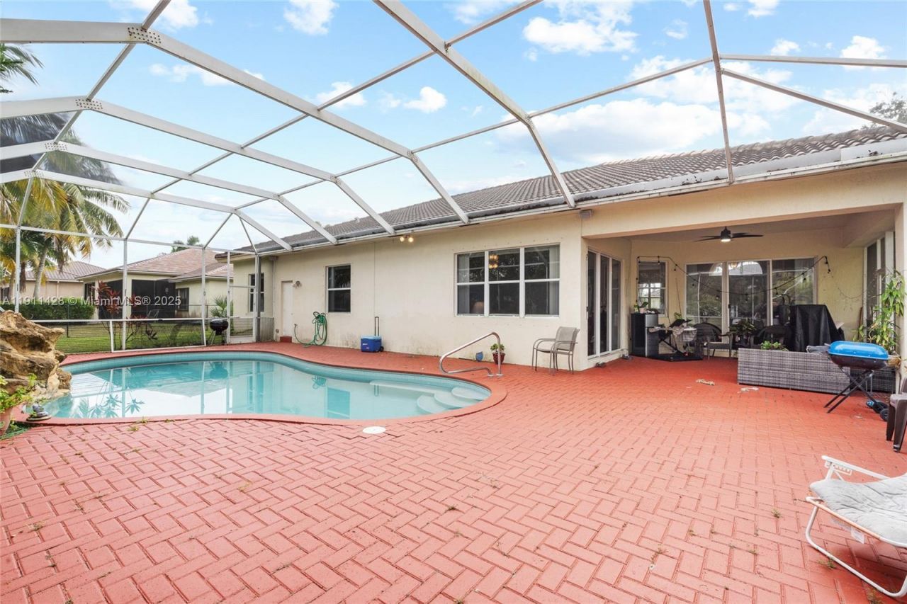 13875 SW 41st St, Davie, FL 33330 Photo