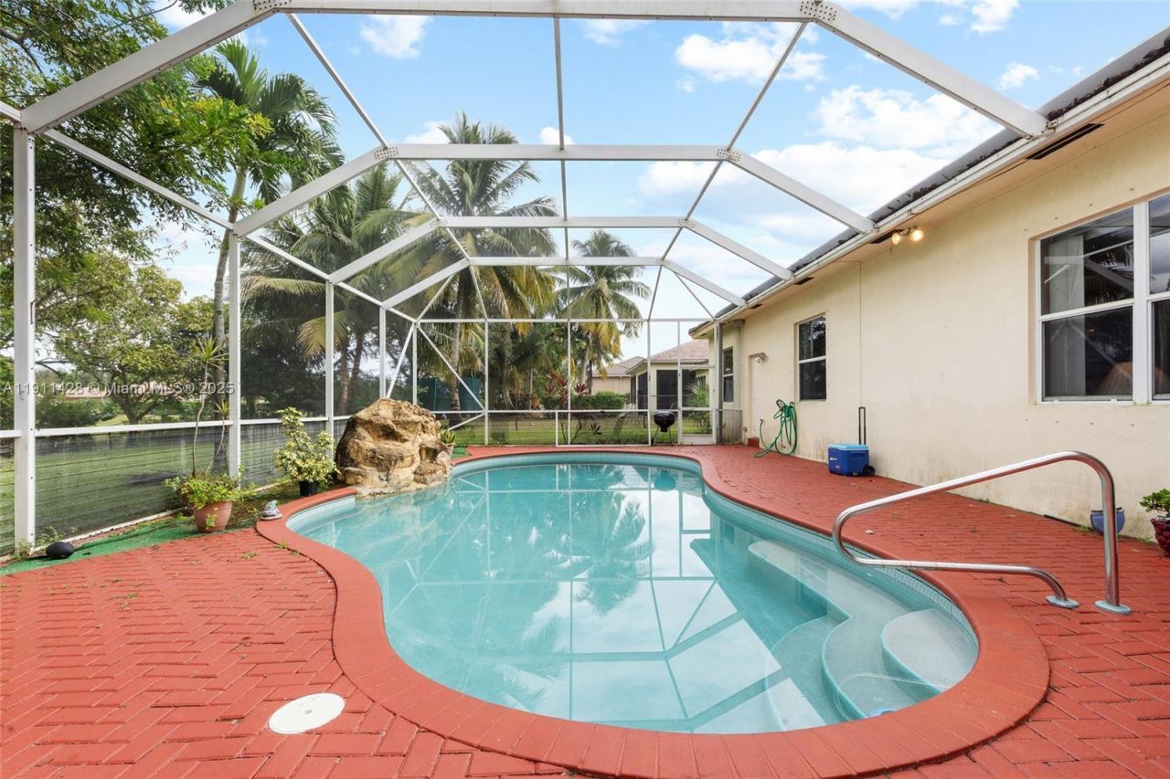 13875 SW 41st St, Davie, FL 33330 Photo