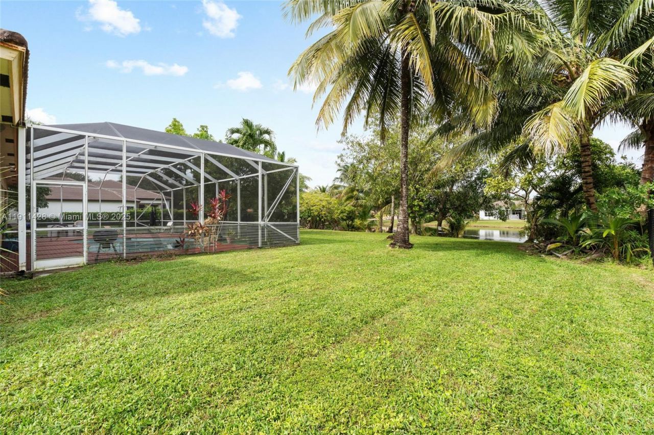 13875 SW 41st St, Davie, FL 33330 Photo