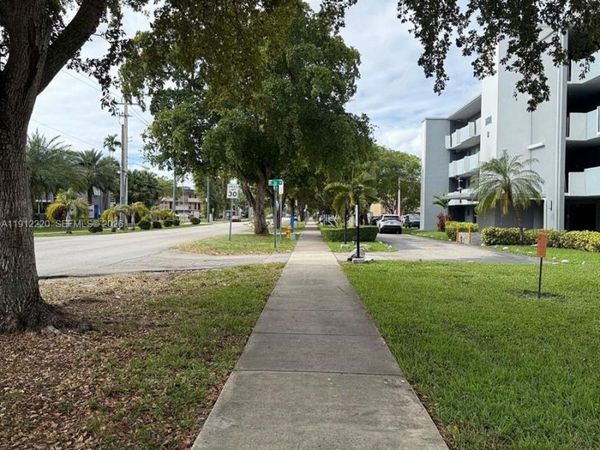 1301 NE 191st St, Unit F110, Miami, FL 33179