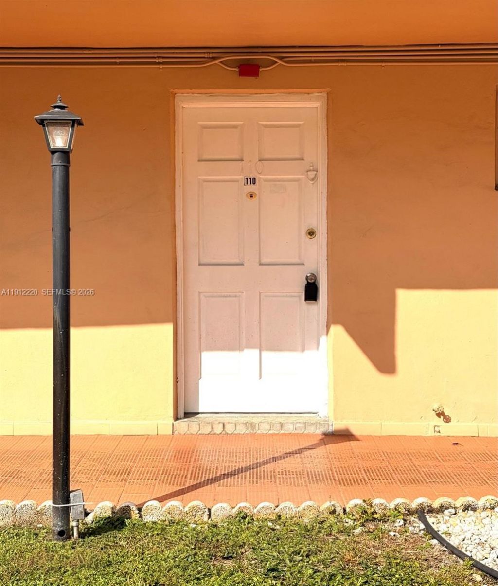 1301 NE 191st St, Unit F110, Miami, FL 33179 Photo