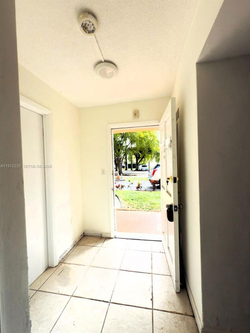 1301 NE 191st St, Unit F110, Miami, FL 33179 Photo