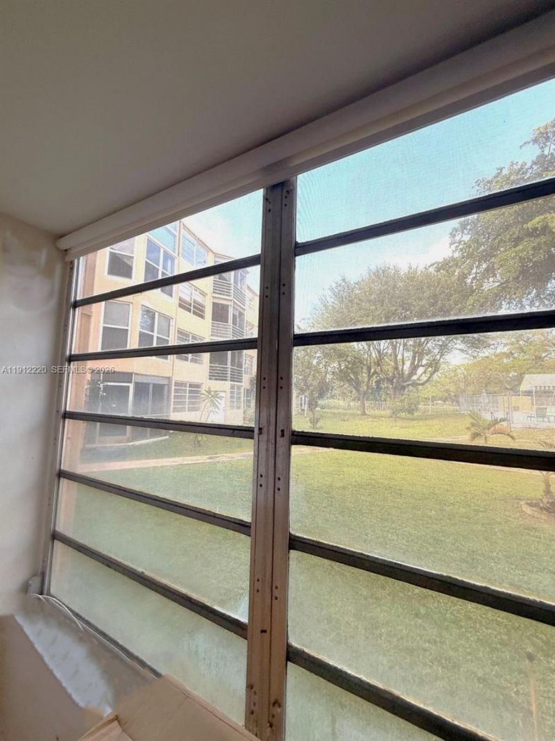 1301 NE 191st St, Unit F110, Miami, FL 33179 Photo