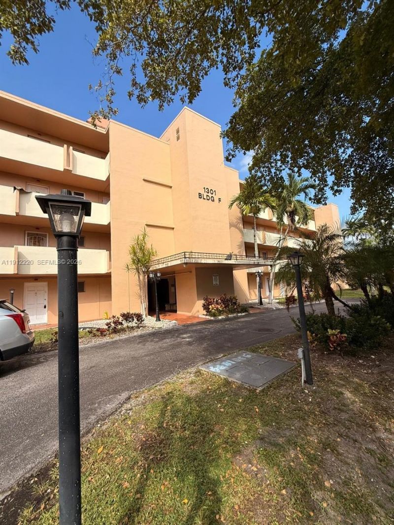 1301 NE 191st St, Unit F110, Miami, FL 33179 Photo