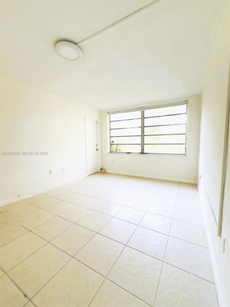 1301 NE 191st St, Unit F110, Miami, FL 33179 Photo