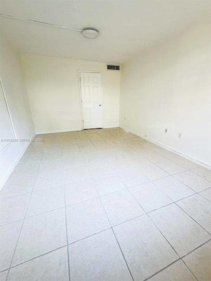 1301 NE 191st St, Unit F110, Miami, FL 33179 Photo