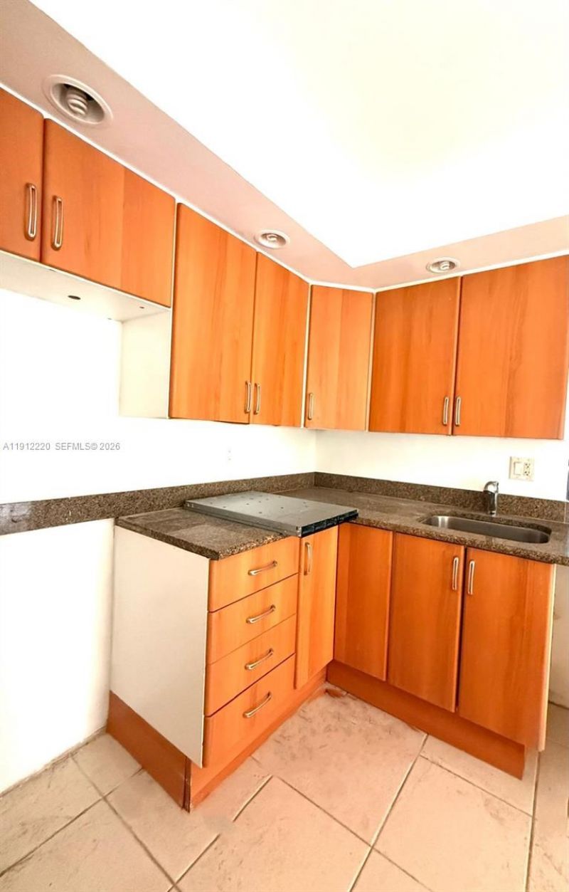 1301 NE 191st St, Unit F110, Miami, FL 33179 Photo