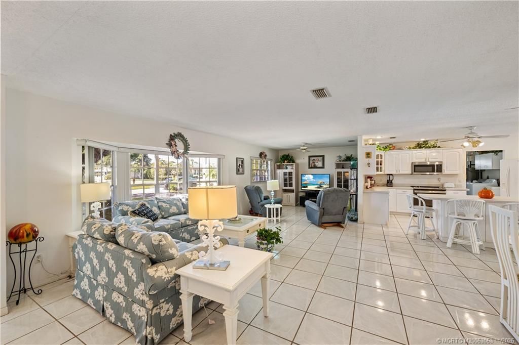 477 SE Seabreeze Lane, Port Saint Lucie, FL 34983 Photo