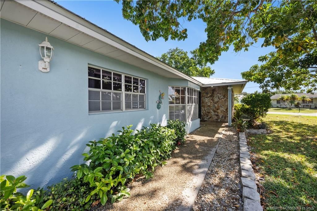 477 SE Seabreeze Lane, Port Saint Lucie, FL 34983 Photo