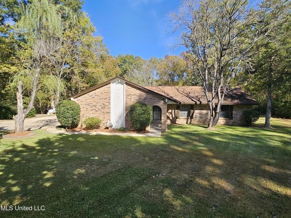 102 Magnolia Circle, Vicksburg, MS 39180