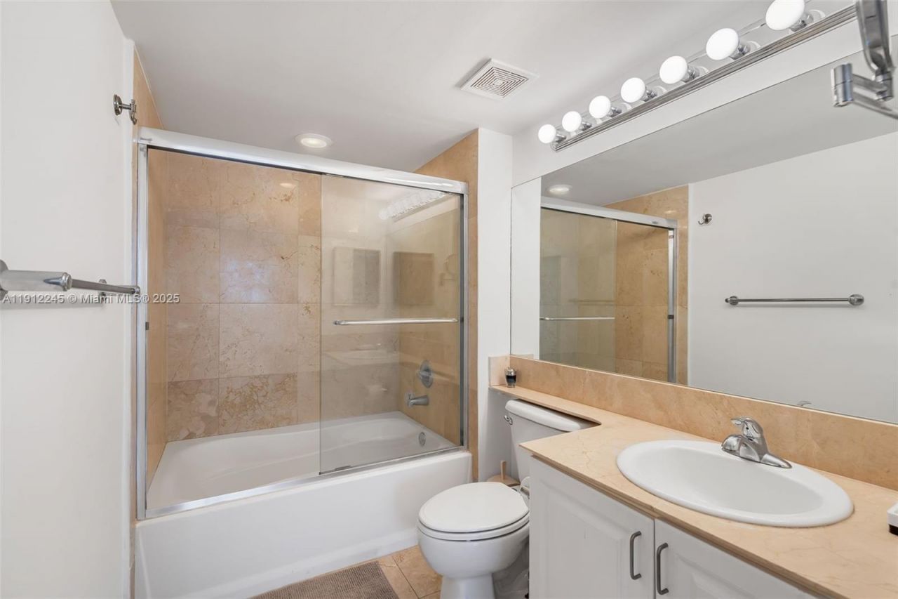 1155 Brickell Bay Dr, Unit 2708, Miami, FL 33131 Photo