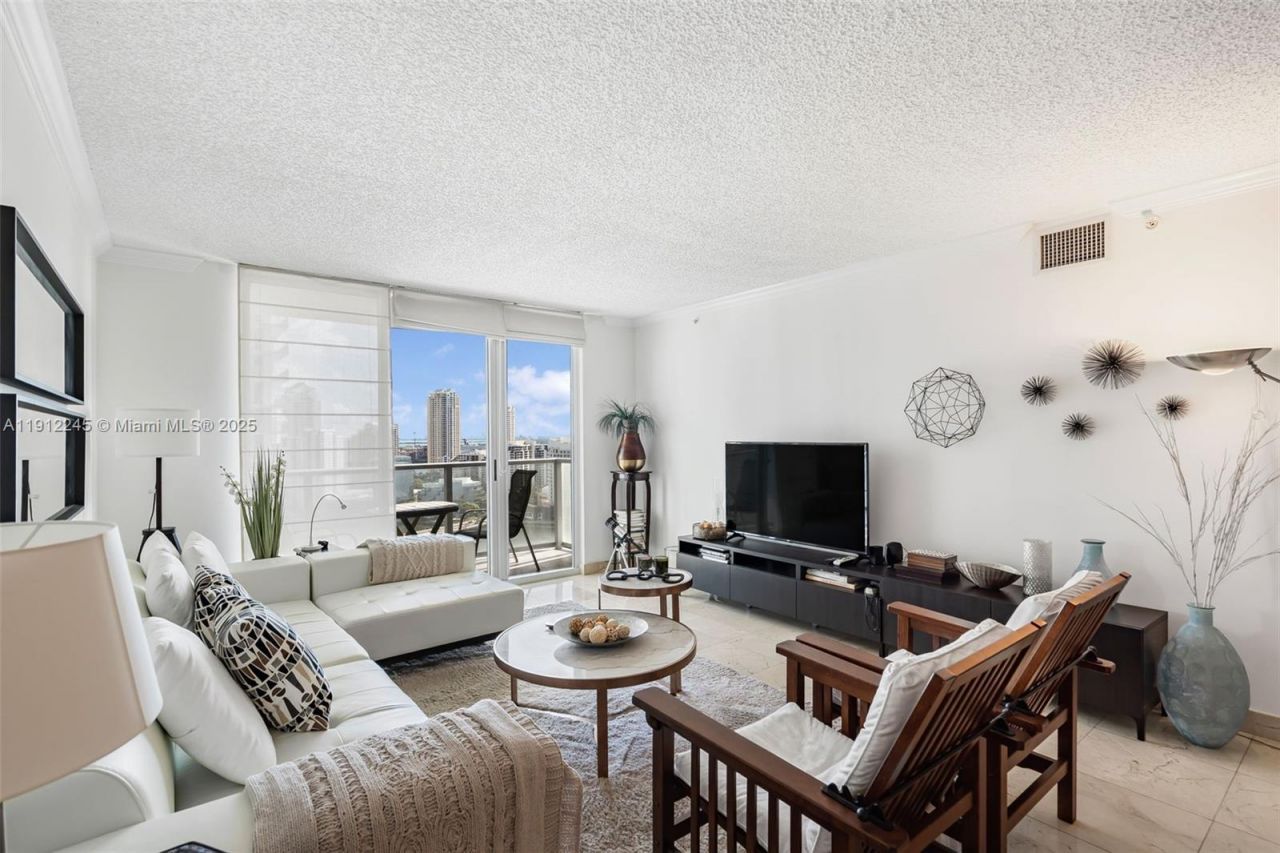 1155 Brickell Bay Dr, Unit 2708, Miami, FL 33131 Photo