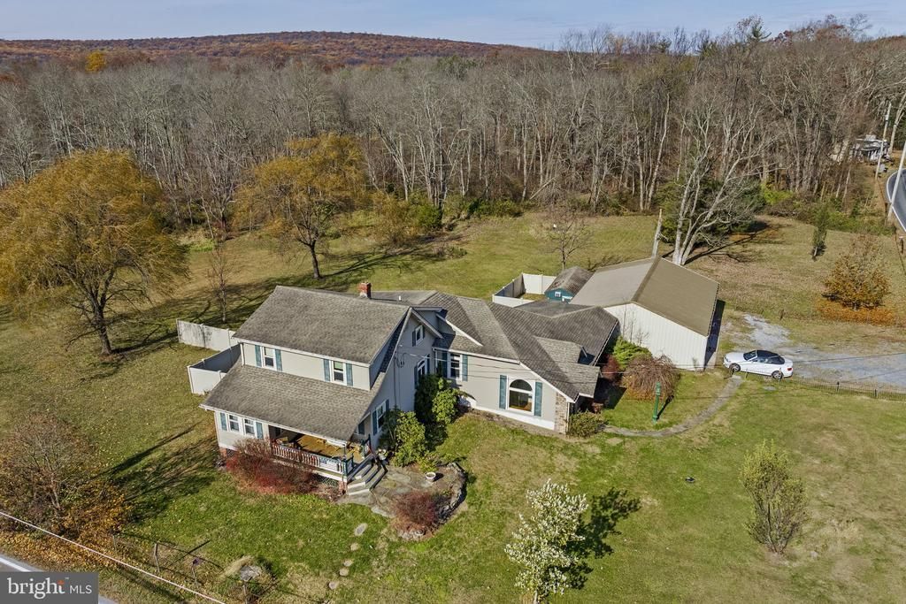 451 PINE SWAMP ROAD, ELVERSON, PA 19520