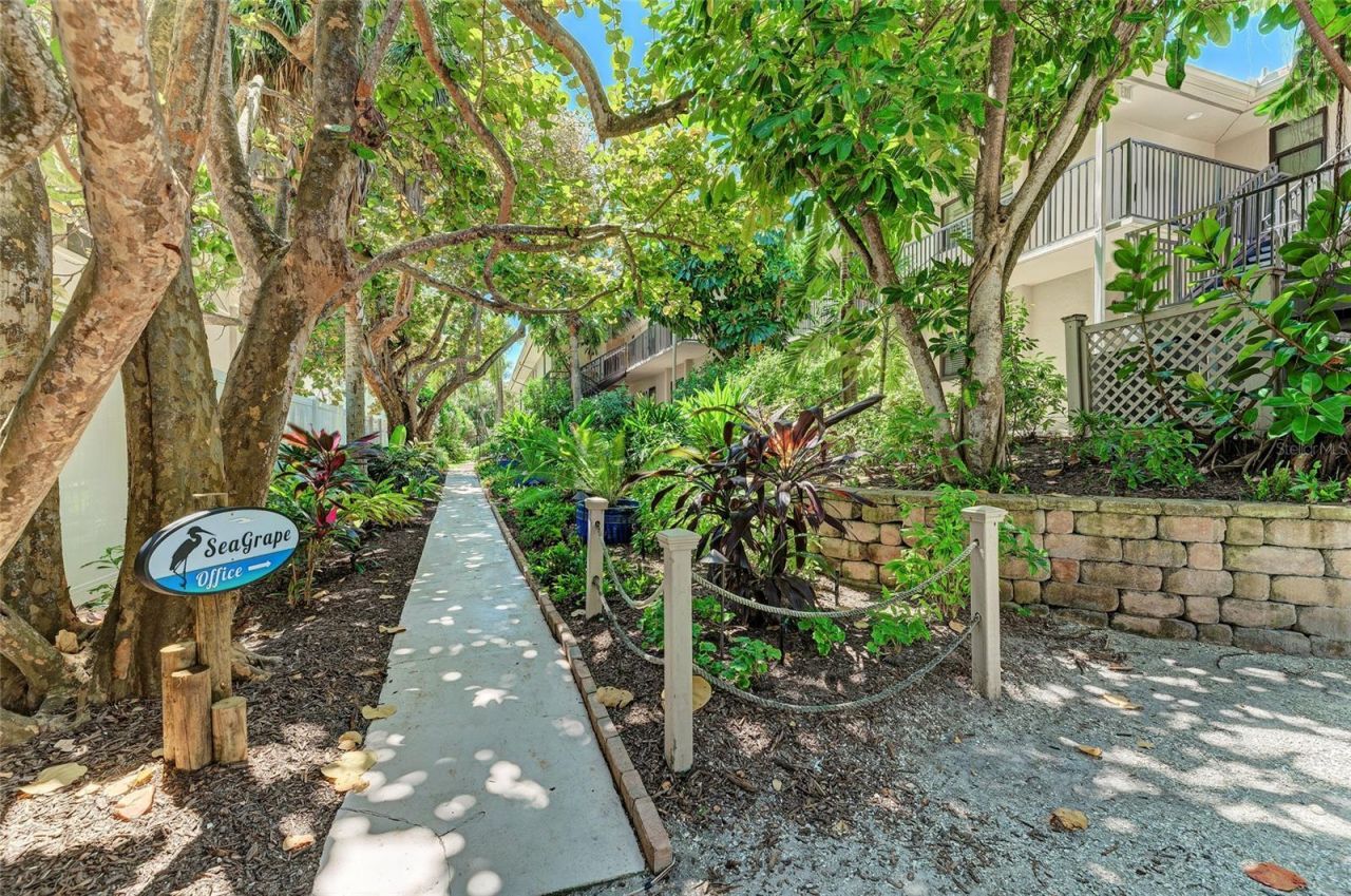 5125 Gulf Of Mexico Drive, Unit 7, Longboat Key, FL 34228 Photo