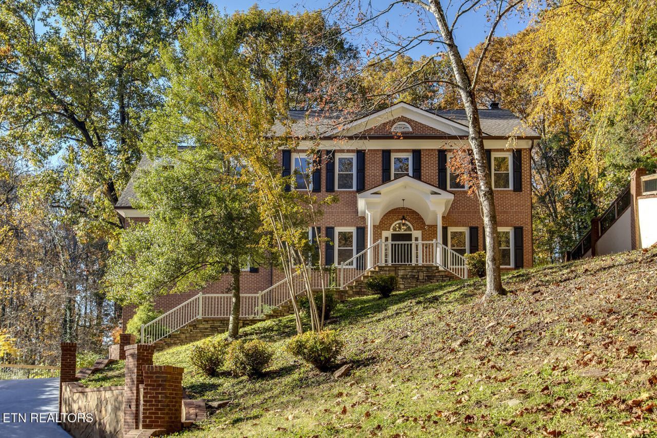 135 Amanda Drive, Oak Ridge, TN 37830 Main Photo