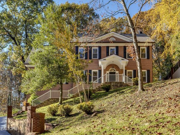 135 Amanda Drive, Oak Ridge, TN 37830