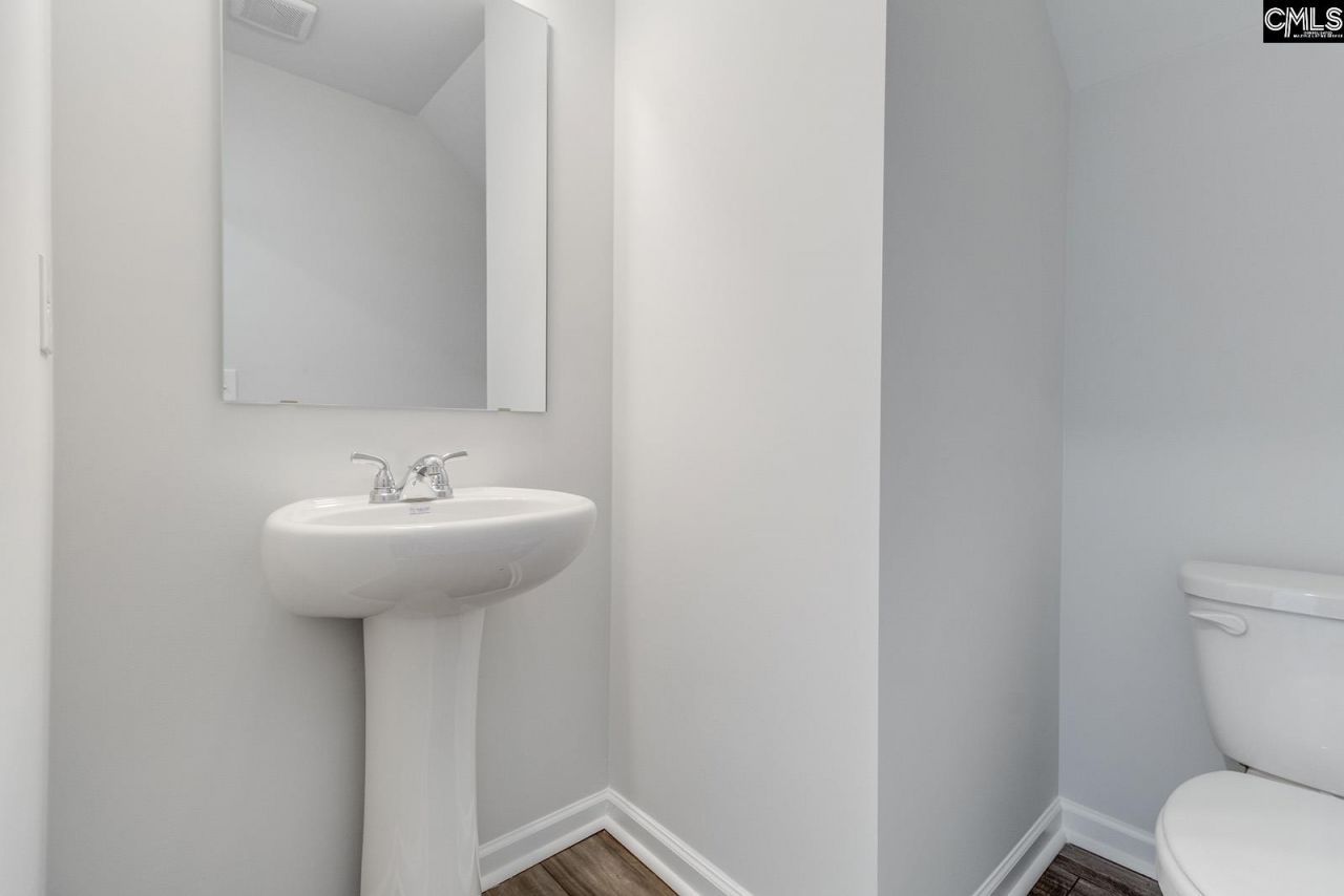 1084 Astoria Drive Photo 13