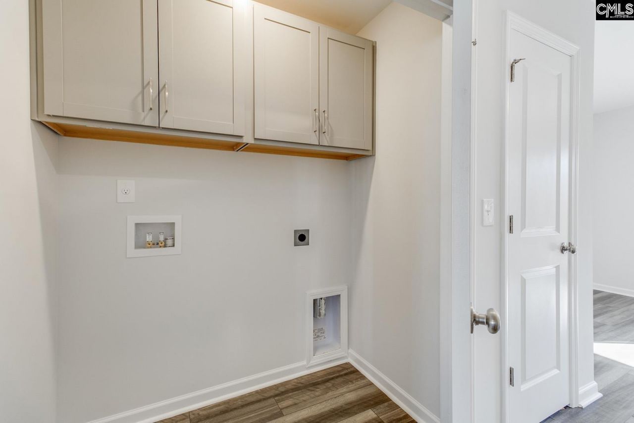 1084 Astoria Drive Photo 14