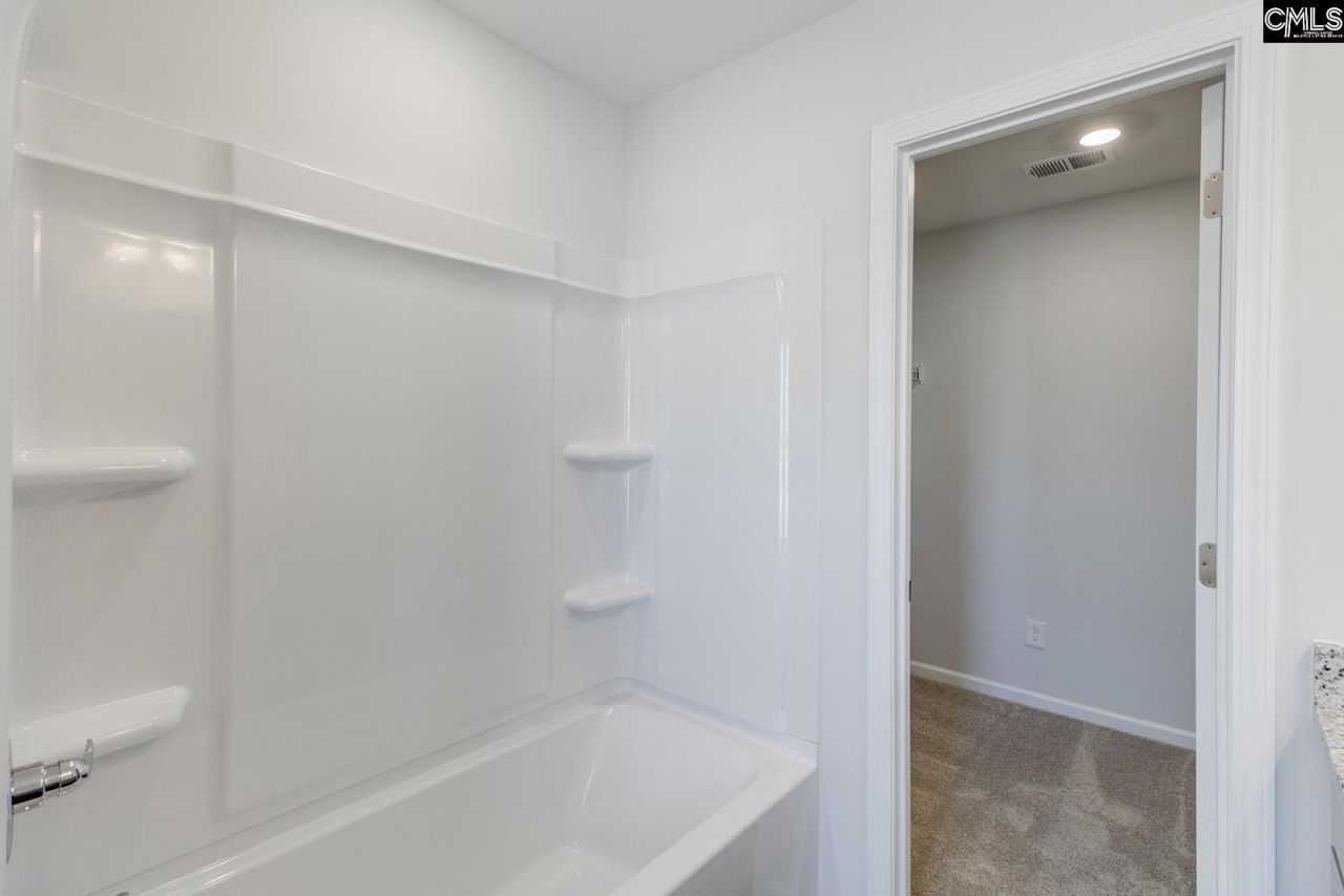 1084 Astoria Drive Photo 19