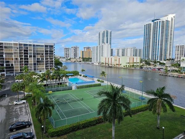 400 Leslie Dr, Unit 717, Hallandale Beach, FL 33009