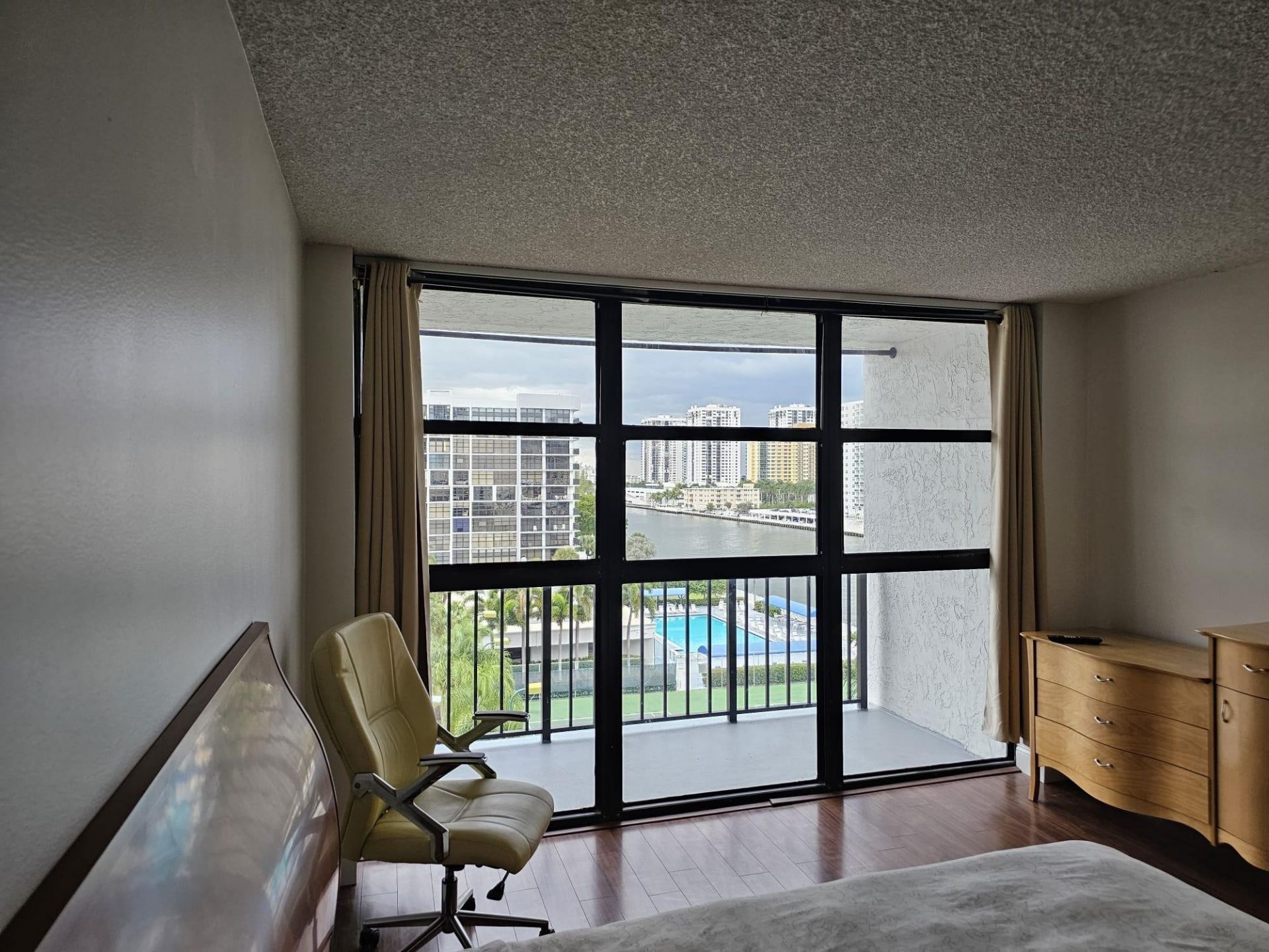 400 Leslie Drive, Unit 717, Hallandale Beach, FL 33009 Photo