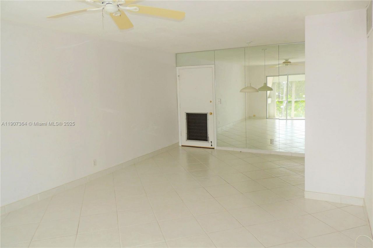 2970 NE 16th Ave, Unit 413, Oakland Park, FL 33334 Photo