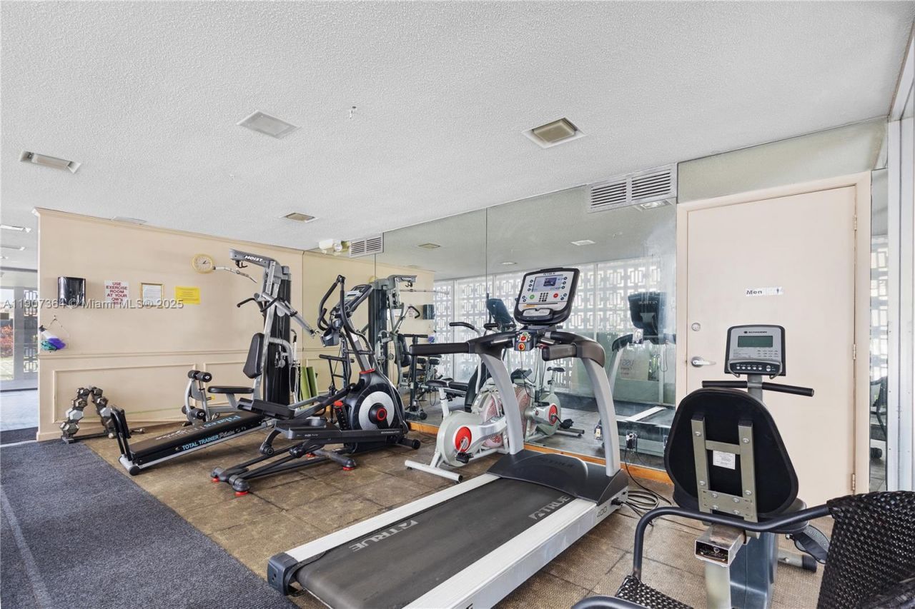 2970 NE 16th Ave, Unit 413, Oakland Park, FL 33334 Photo