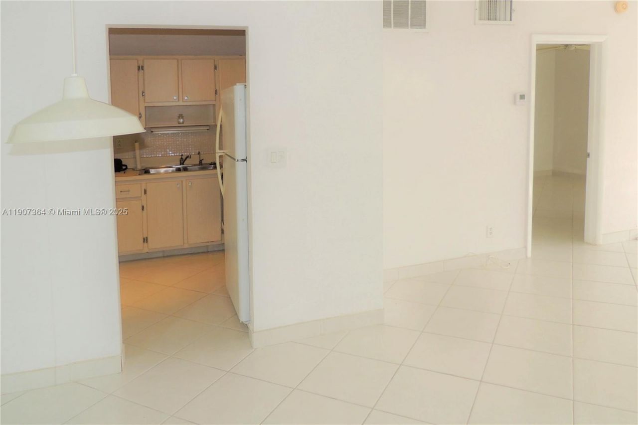 2970 NE 16th Ave, Unit 413, Oakland Park, FL 33334 Photo