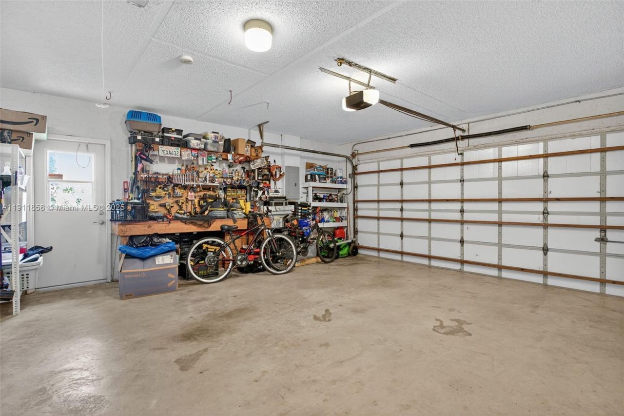 701 NW 41st Ter, Deerfield Beach, FL 33442 Photo