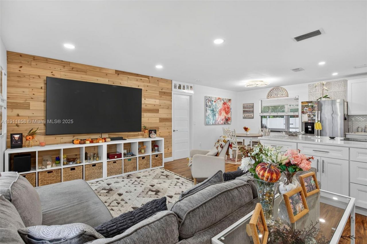 701 NW 41st Ter, Deerfield Beach, FL 33442 Photo