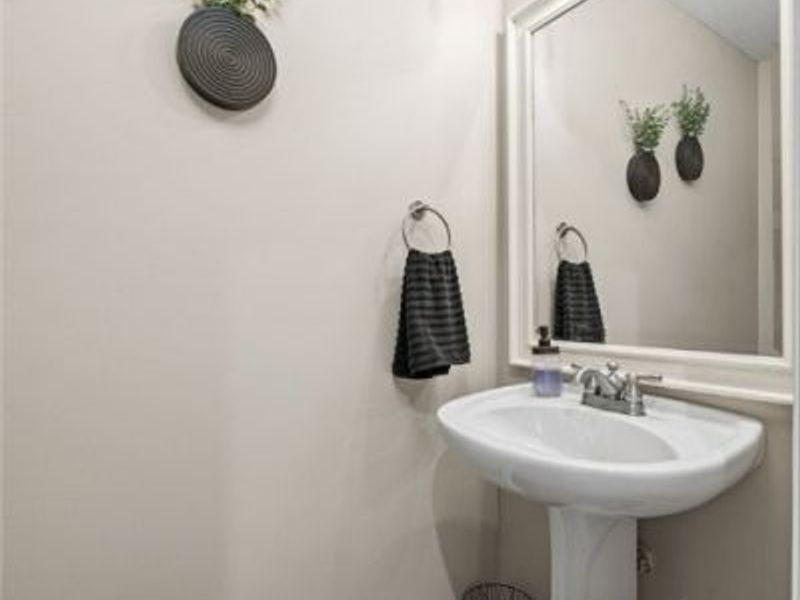 13014 Duquette Avenue NE, Hartville, OH 44632 Photo 14