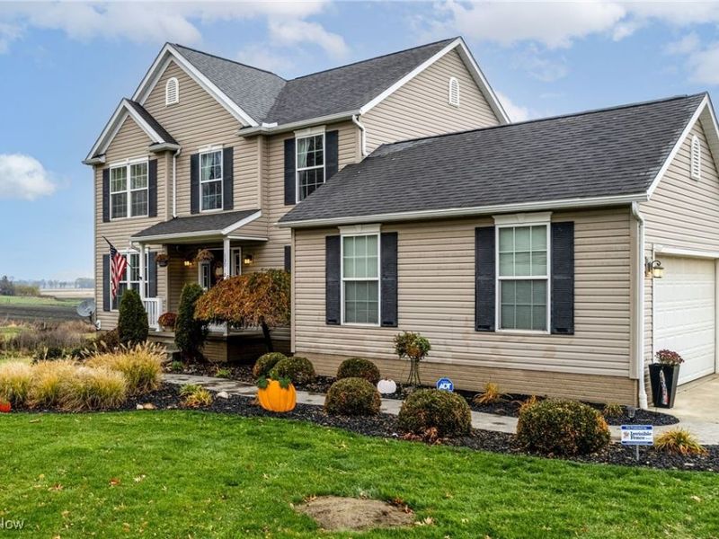 13014 Duquette Avenue NE, Hartville, OH 44632 Photo 2