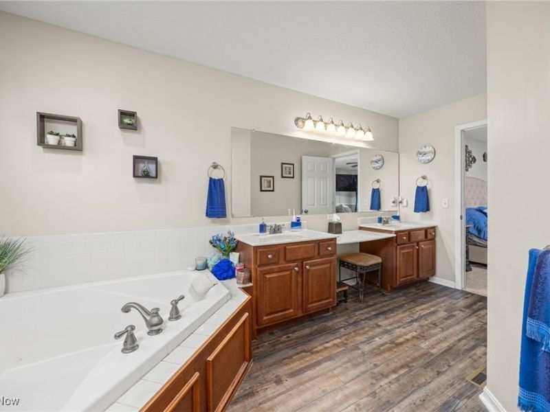 13014 Duquette Avenue NE, Hartville, OH 44632 Photo 21