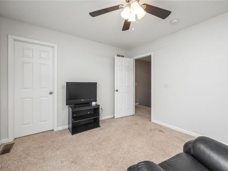 13014 Duquette Avenue NE, Hartville, OH 44632 Photo 25